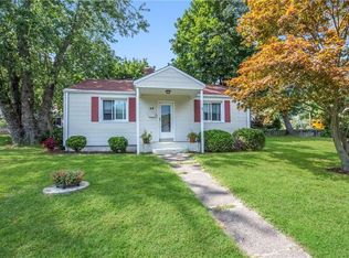 25 Maple Dr, North Kingstown, RI 02852