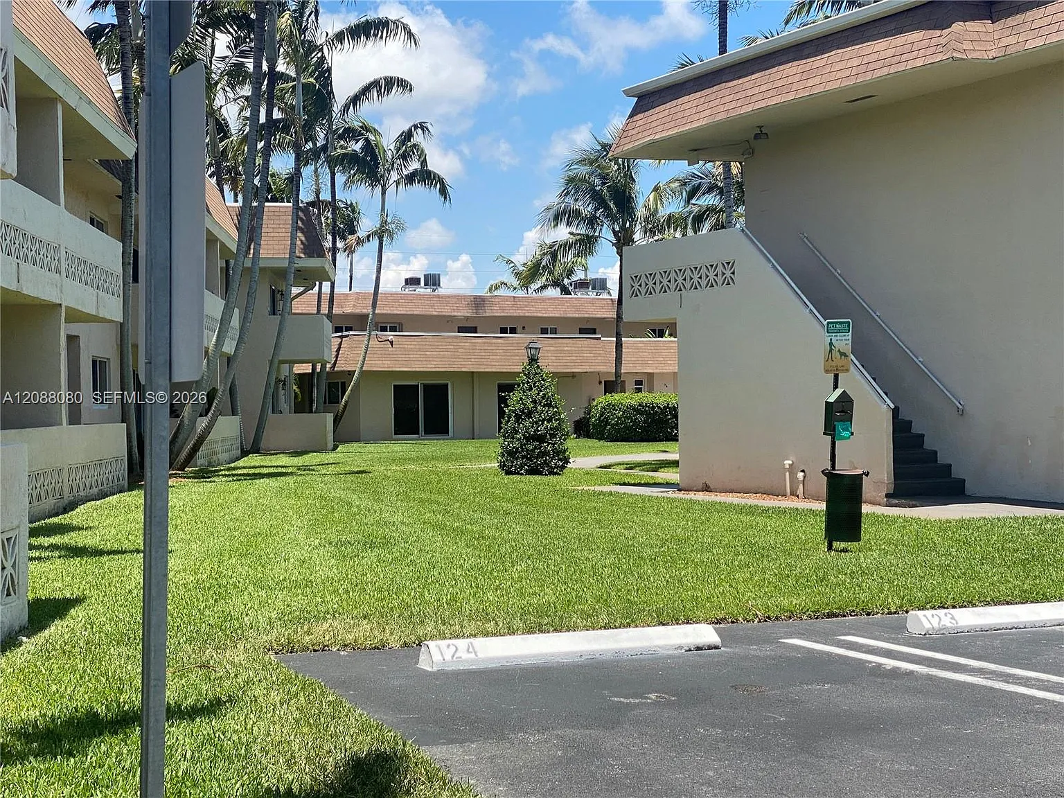 Villagio At Palmetto Bay — Photo 4