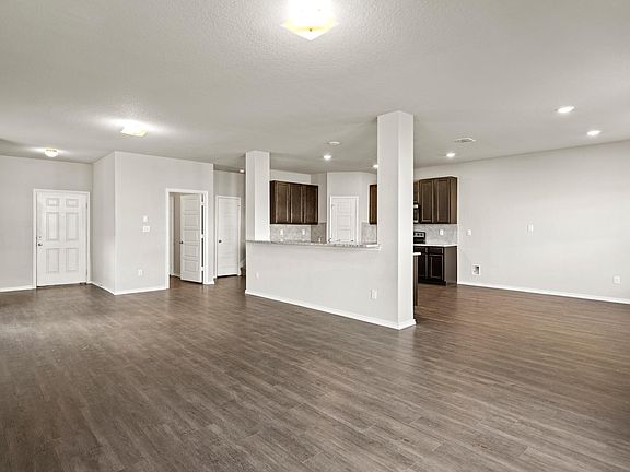 4th image of 4127 Admirals Way