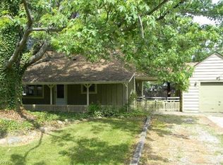 9941 Colfax Dr, Columbia Station, OH 44028