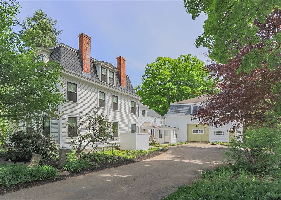 1st image of 96 Hollis St
