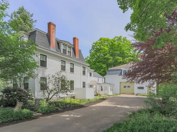 96 Hollis St, Groton, MA 01450