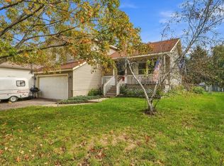 4272 Sun Cliff Rd, Eagan, MN 55122