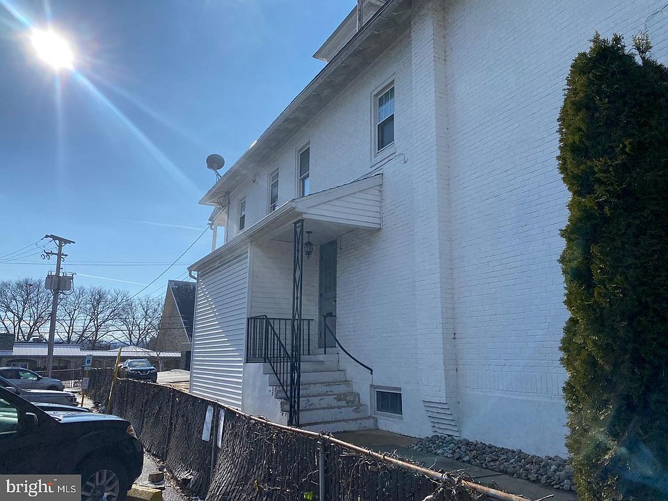 1st image of 720 Penn Ave Floor 2
