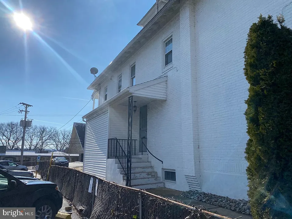 720 Penn Ave #2