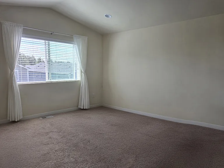 12213 SE 292nd St — Photo 5
