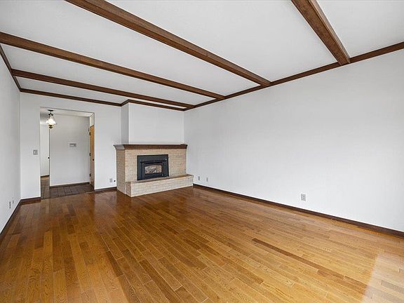 3rd image of 437 Delano Ave