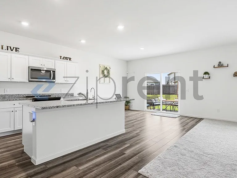 1021 Pin Cherry Ln — Photo 8