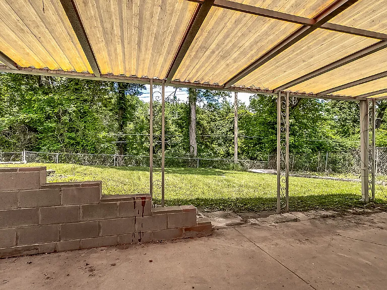 5685 Parchester Dr — Photo 7
