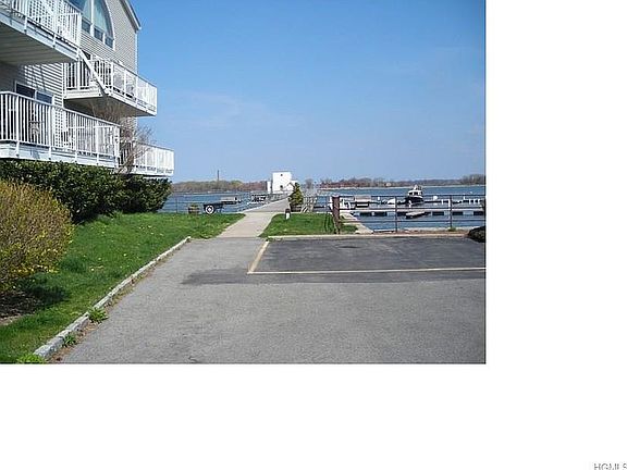 5th image of 2 Windward Ln Unit 15