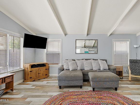 5th image of 517 N OMAHA Circle