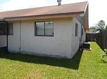 4th image of 611 SW 76th Ave