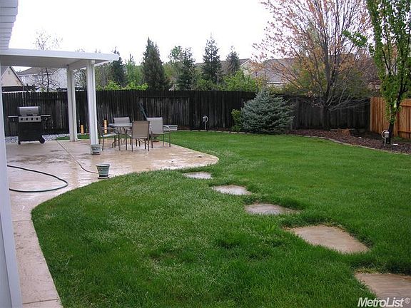 3rd image of 3065 Braemer Dr