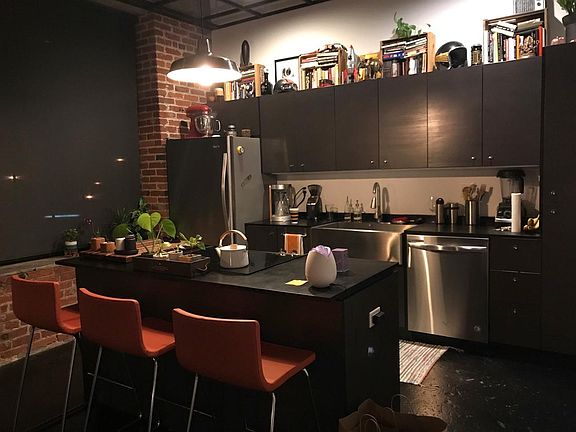 2nd image of 3016 Locust St Ste 202