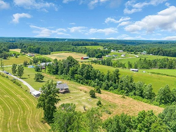 3rd image of 2657 Oak Grove Rd
