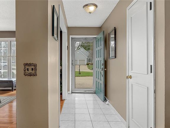5th image of 1106 Mockingbird Ct