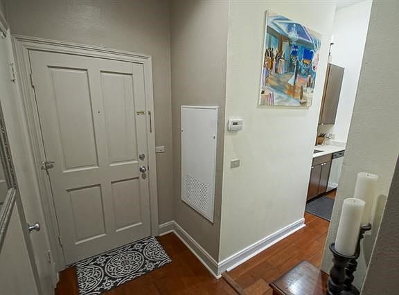 2nd image of 330 Julia St APT 305