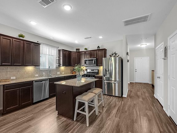 5th image of 2215 Timberland Country Ct