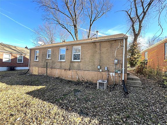 3rd image of 6737 Torlina Dr