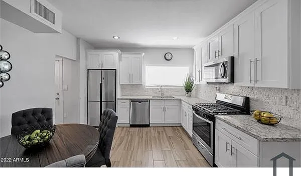1514 E Fillmore St — Photo 6