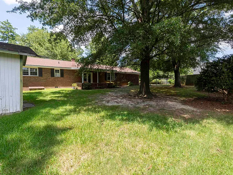 1726 Greenwood Cir — Photo 75