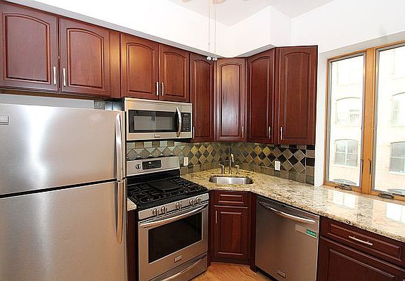 2nd image of 506 Driggs Ave APT 3F
