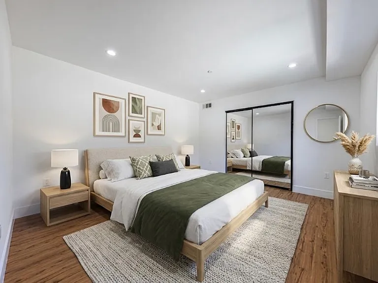 Luxury 3 & 4 Bed Townhomes | Walk to NoHo Arts District + Toluca Lake — Photo 18