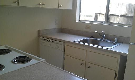 3rd image of 1621 Q St APT 1