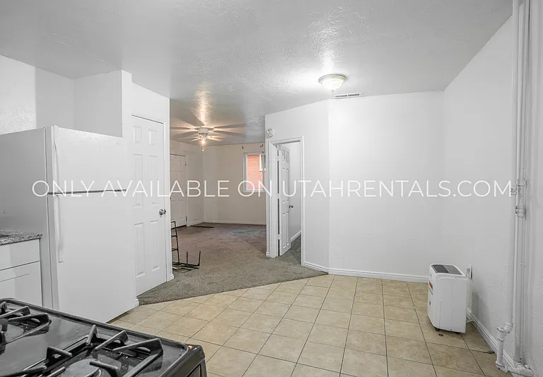 637 N 600 W — Photo 4