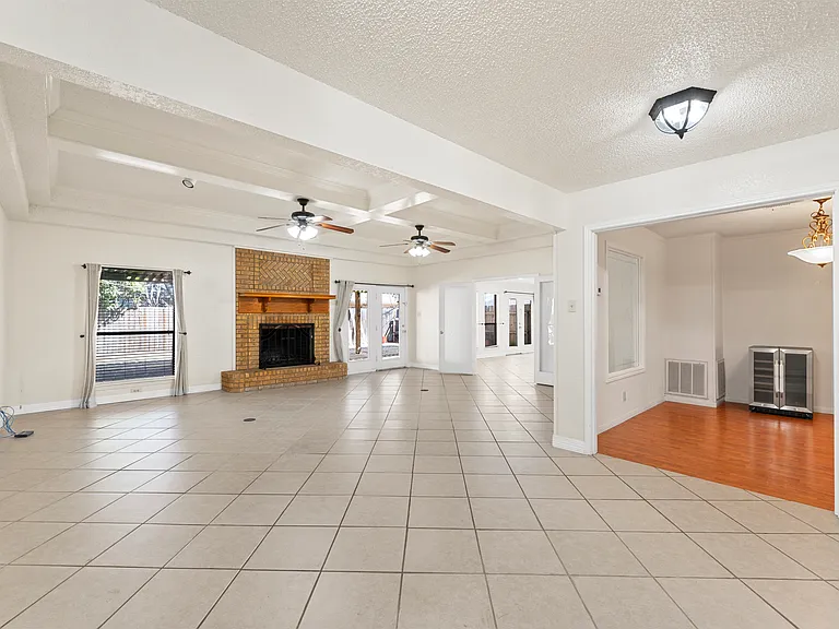 9622 Oak Springs Dr — Photo 10