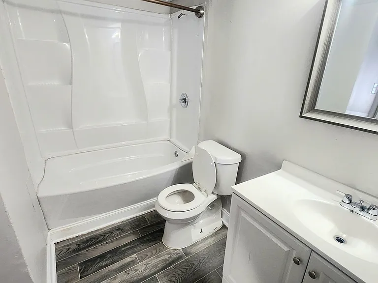 Riverbend Apartments — Photo 36