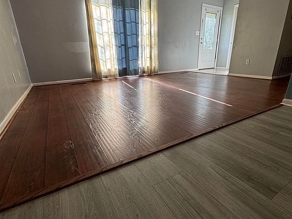5th image of 1206 Beaufort Cir