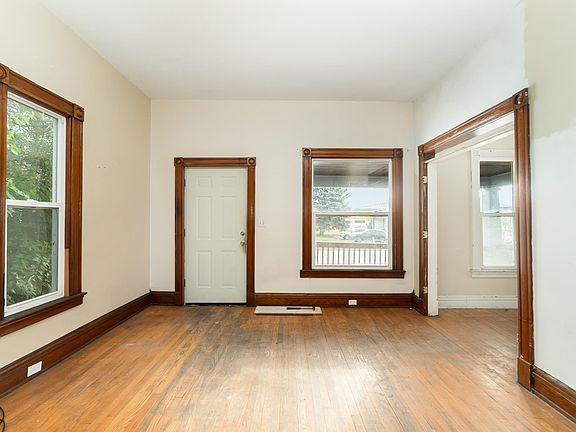 2nd image of 406 S Henry St