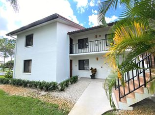 4987 Pepper Cir APT 201, Naples, FL 34113