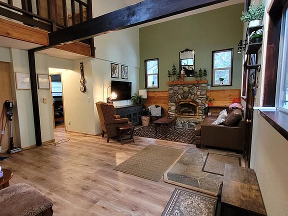 4th image of 405 Chinquapin Ln