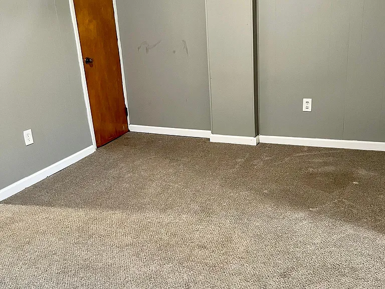 400 Clarkson Ave — Photo 8