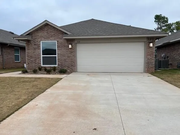 908 Hudson Rd, Chickasha, OK 73018