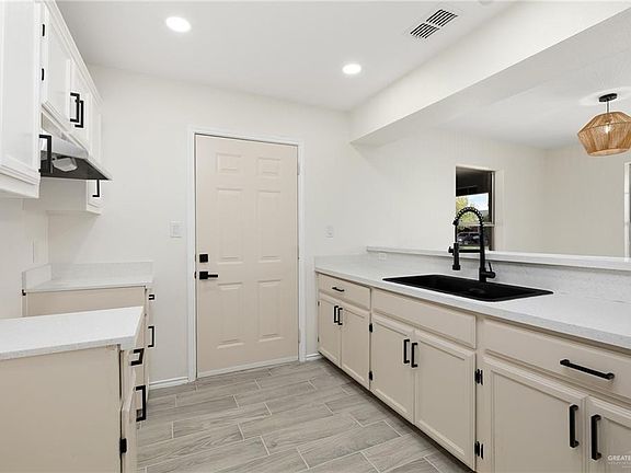 5th image of 477 Cripple Creek Cir