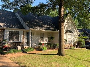 1035 Boones Hollow Dr, Cordova, TN 38018