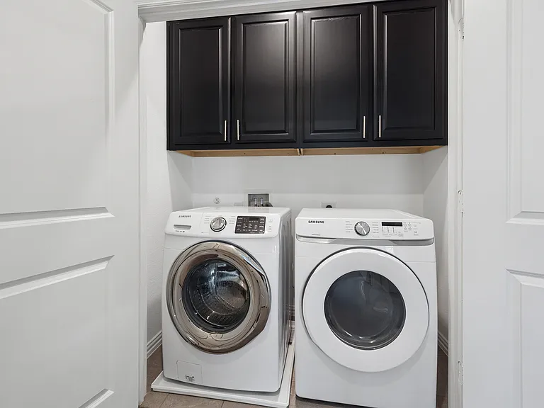 982 Mikaela Dr — Photo 31
