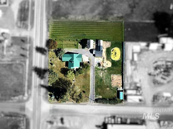 2nd image of 1698 State Highway 46