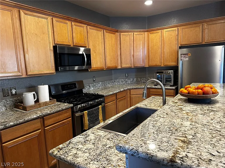 1004 Crescent Falls St — Photo 30