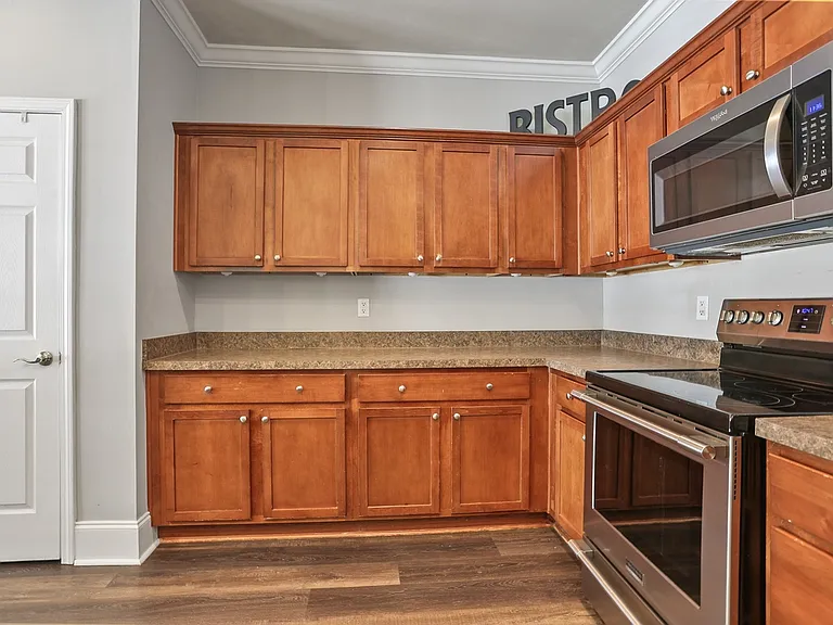 704 Kendal Ct — Photo 18