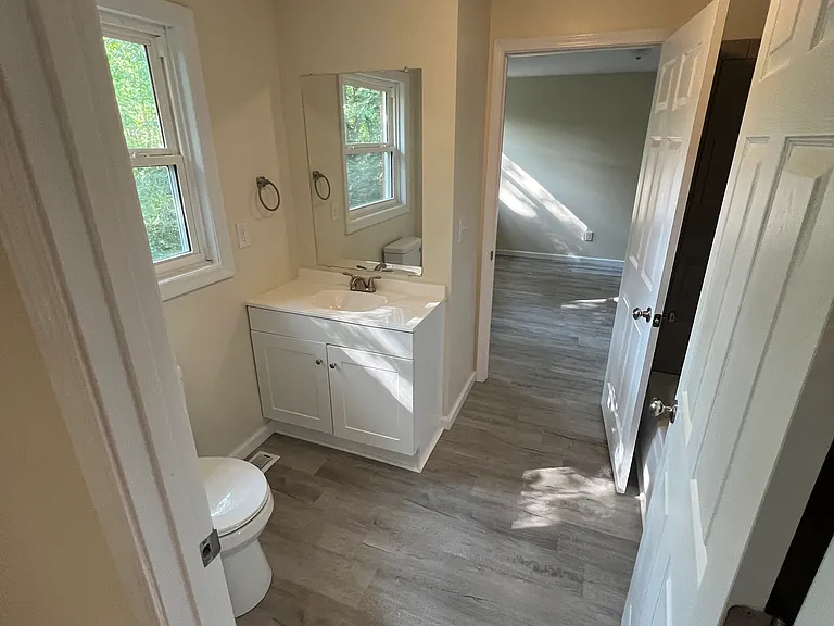 105 Lancaster Ct — Photo 11