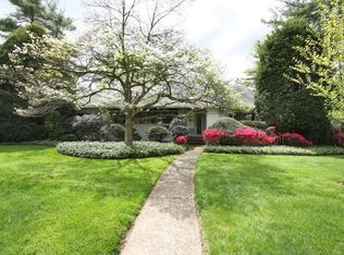 10 Nob Hill Gate, Roslyn, NY 11576