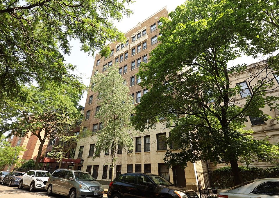 1st image of 817 W Lakeside Pl #12