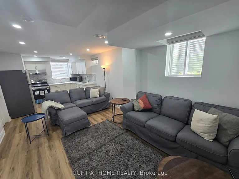 458 Bergamot Ave #BASEMENT — Photo 11
