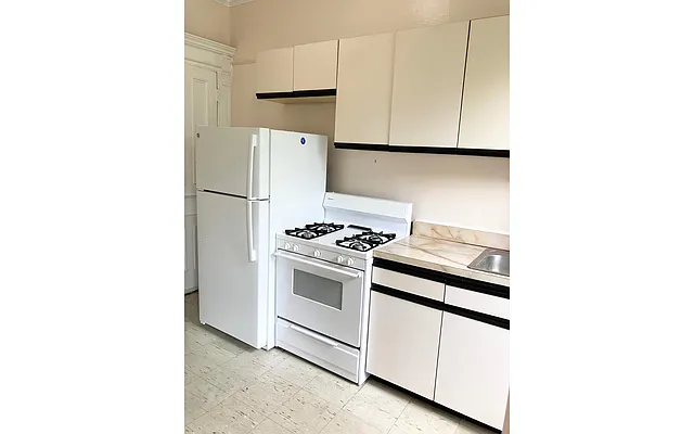 Rented by Douglas Elliman | media 19