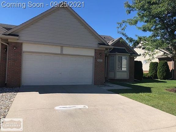 3rd image of 28200 Cottonwood Ct