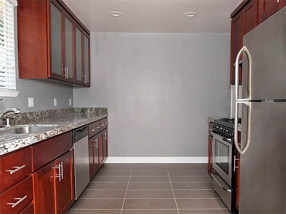 4th image of 1510 Madrono Ave